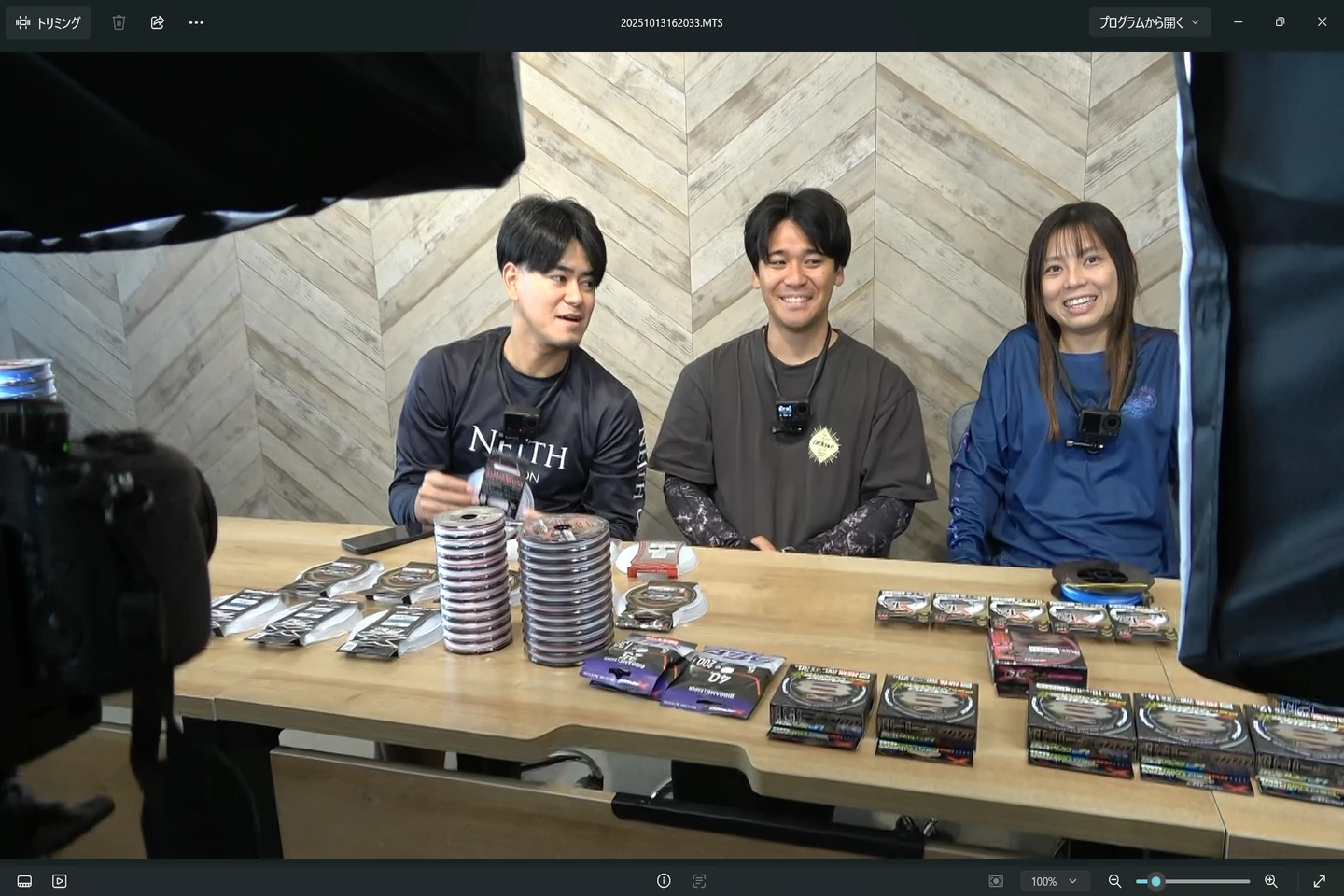 スタジオでの商品紹介撮影の様子